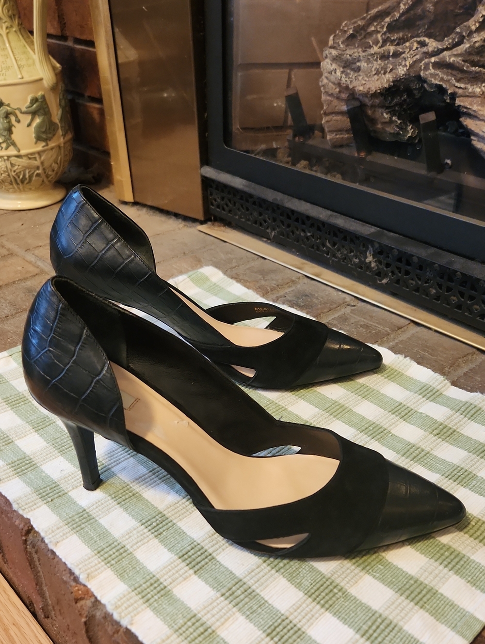 Cole Haan Black Croc-Embossed Pointed Toe 3.5" Heels Size 9.5 B Corporate Office